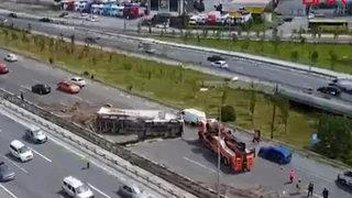 Son Dakika: TEM Otoyolu'nda trafiği kilitleyen kaza