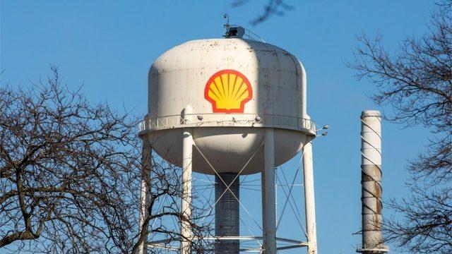 İklim krizi: Hollanda da mahkeme Shell in karbon salımını 2030 a kadar y&uuml;zde 45 azaltmakla y&uuml;k&uuml;ml&uuml; olduğuna h&uuml;kmetti 2
