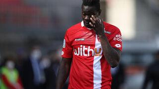 ''Balotelli'ye teklifte bulunduk, bekliyoruz!''