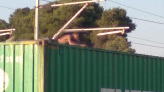 Tren vagonun üzerinde fotoğraf çekilmek isterken elektrik akımına kapıldı