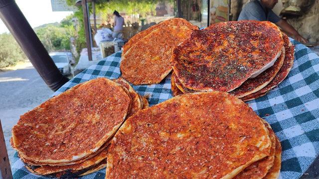 Hataylı kadınların geçim kaynağı sac ve tandır ekmeği