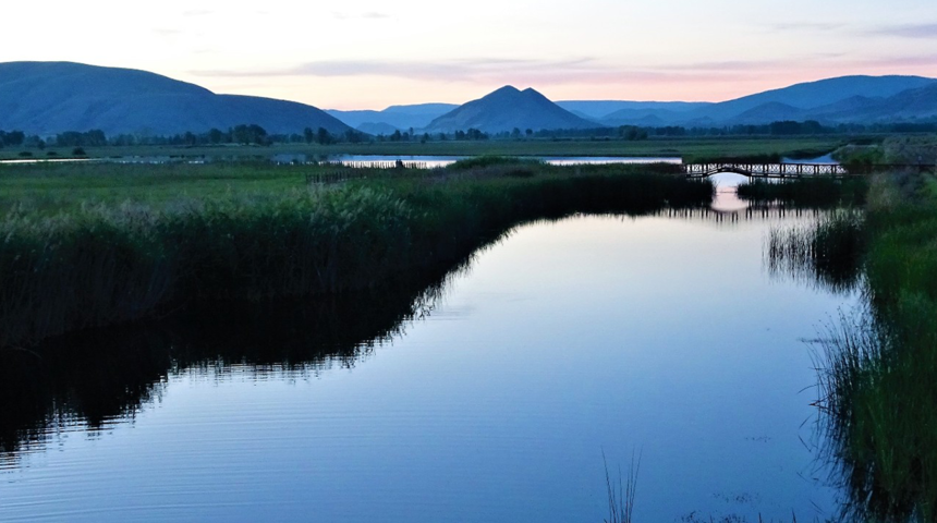 Kaz Gölü’ndeki gün batımı doğa harikası oluşturdu! Ziyaretçiler mest oldu