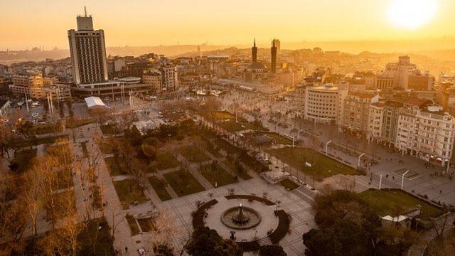 Topçu Kışlası'nın yerine Gezi Parkı düzenlendi