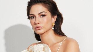 Yine Instagram'ı salladı! Demet Özdemir'in turuncu bikinisi görenleri mest etti