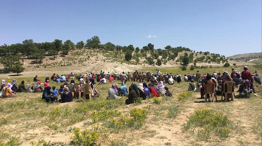 Yağmur duasına çıkıp kurban kestiler