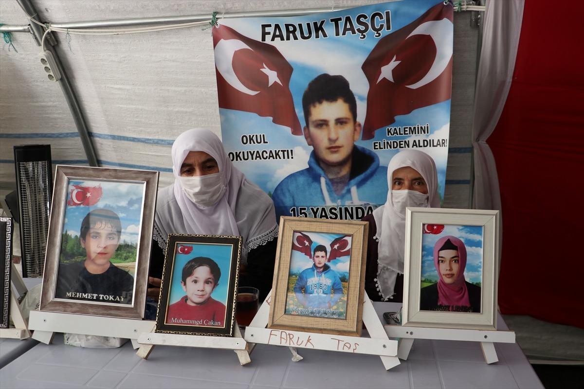 Diyarbakır anneleri oturma eylemini kararlılıkla s&uuml;rd&uuml;r&uuml;yor