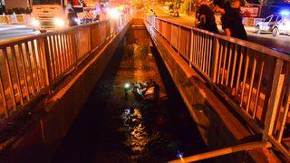 Mersin'de otomobil köprüden dere yatağına düştü: 1 yaralı