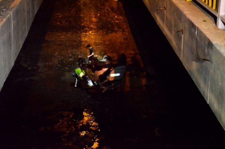 Mersin'de otomobil köprüden dere yatağına düştü: 1 yaralı G2