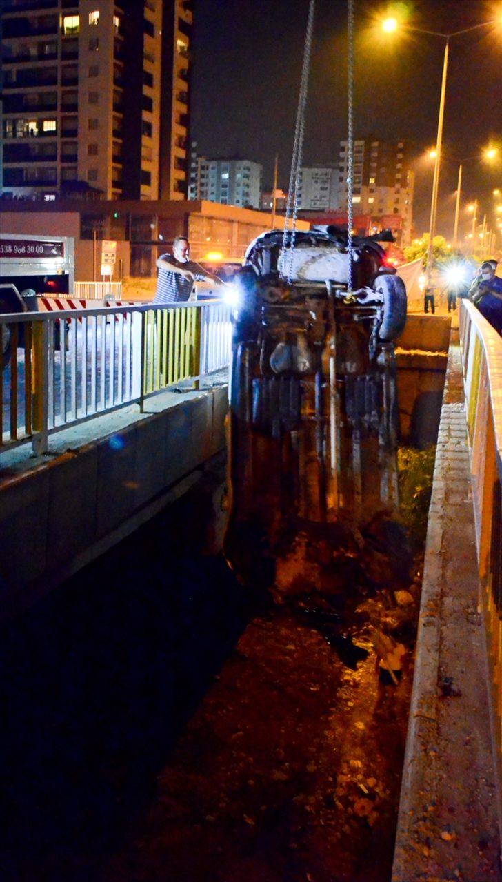 Mersin'de otomobil köprüden dere yatağına düştü: 1 yaralı G4