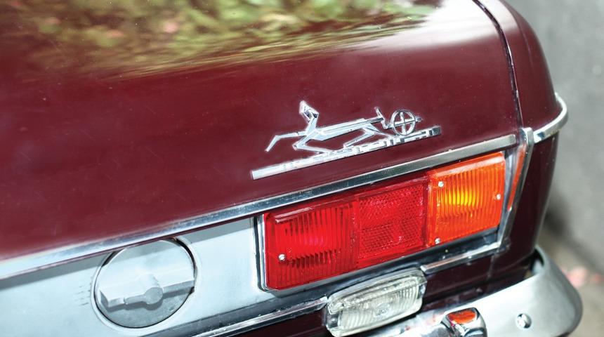 İranlı koleksiyoncular, Şah Pehlevi’nin hediye ettiği arabanın peşinde