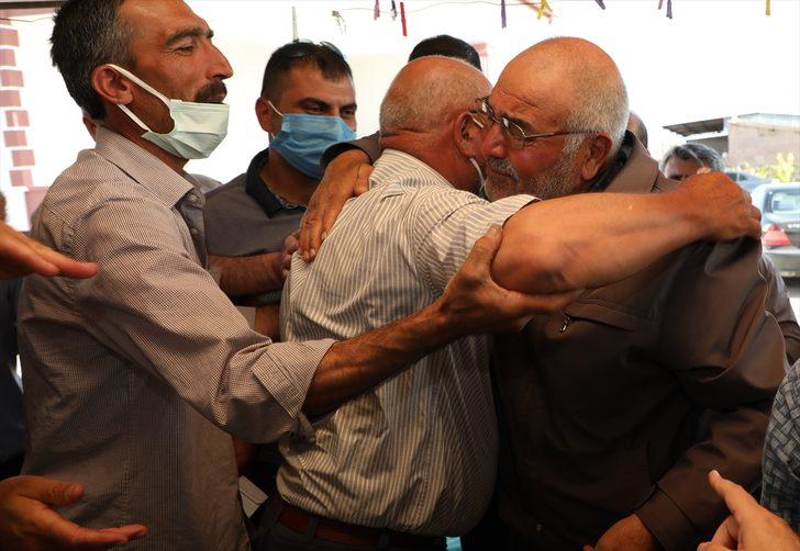 Aksaray Valisi Aydoğdu, arazi anlaşmazlığı nedeniyle 20 yıldır husumetli 2 kardeşi barıştırdı G3