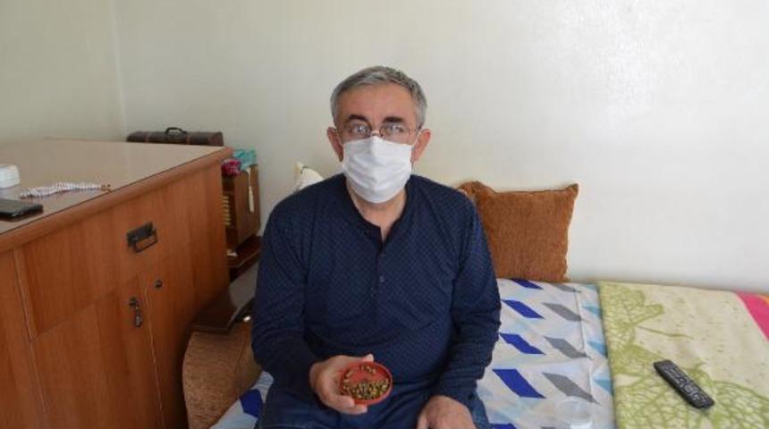 Görünce şoke oldu! Mesanesinden 50 taş çıkarıldı