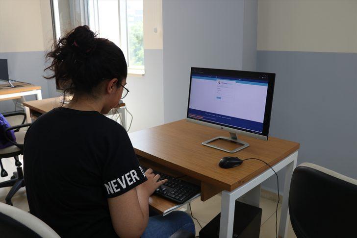 Batmanlı öğrenciler "Medya Okuryazarlığı" projesi kapsamında İtalyan akranlarıyla çevrim içi bir araya geliyor G1