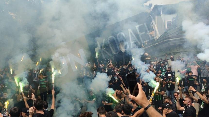 Kocaelispor taraftarından Sakaryaspor maçı öncesi destek
