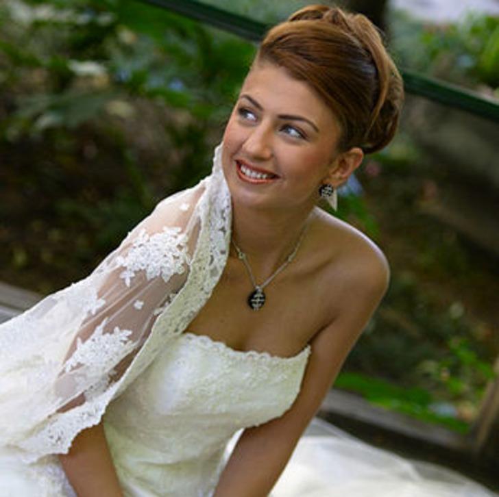 EDHO'nun 'Ömür Façalı'sı Ceren Benderlioğlu'nun eski eşini görenler şaşırıyor! İşte ekranlardan aşina olduğumuz o isim... G4