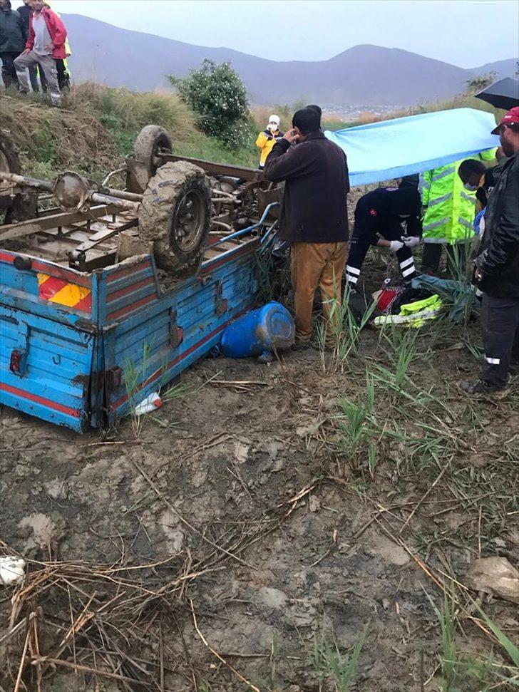 Isparta'da sulama kanalına devrilen tarım aracının sürücüsü öldü G3
