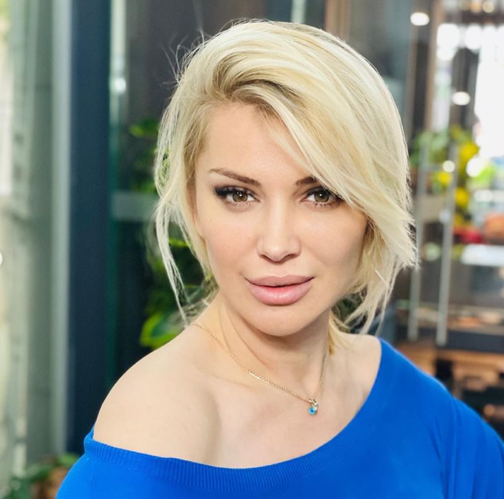 Songül Karlı yine yapacağını yaptı... Asansörü mesken tuttu G5