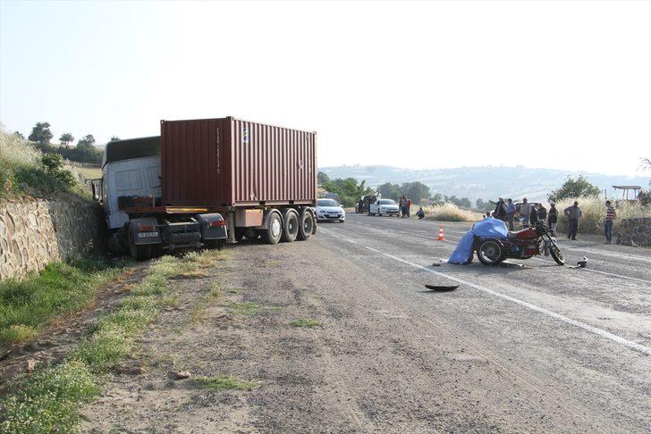 Manisa'da tırla çarpışan motosikletin sürücüsü öldü G2