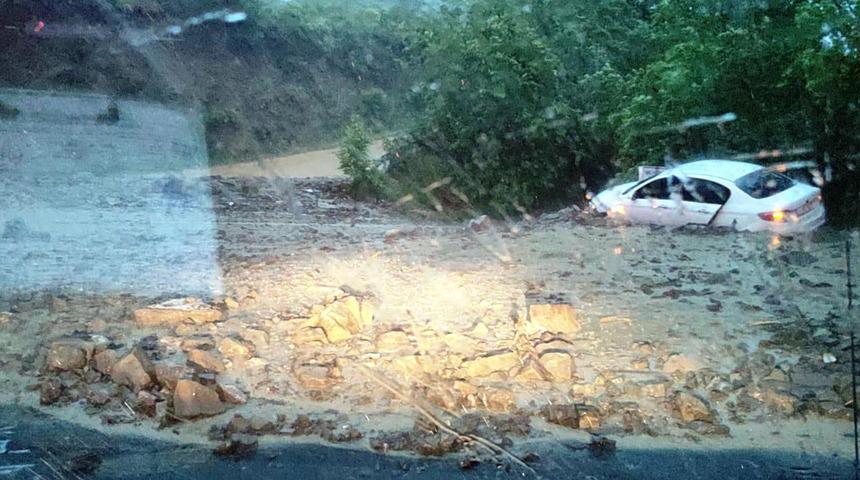 Tekirdağ’da şiddetli yağış heyelana neden oldu