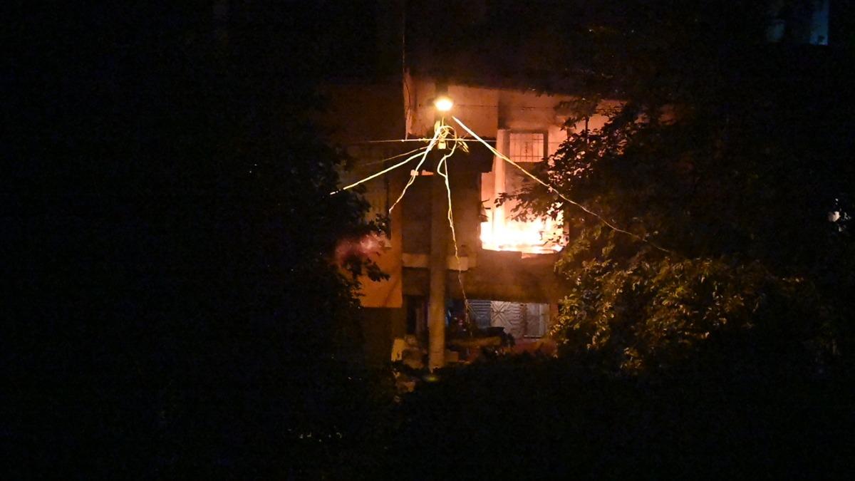 Osmaniye'de iki aile arasında &ccedil;ıkan tartışmada yakılmak istenen evde hasar oluştu