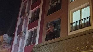 Evini tüple patlatmaya kalktı, ekipler alarma geçti