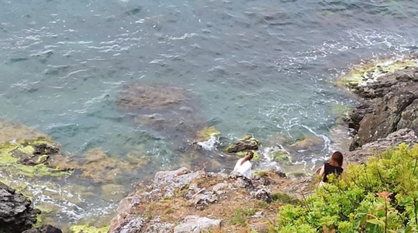 Sarıyer'de kayalıklarda mahsur kalan iki kişi kurtarıldı