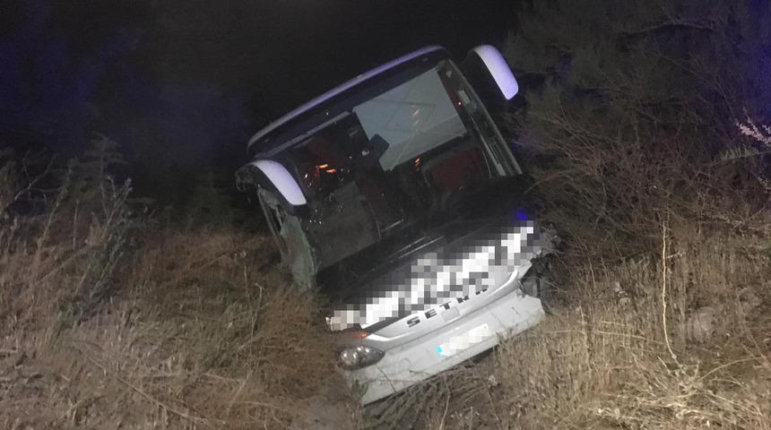 Niğde'de yolcu otobüsü devrildi: Ölü ve yaralılar var