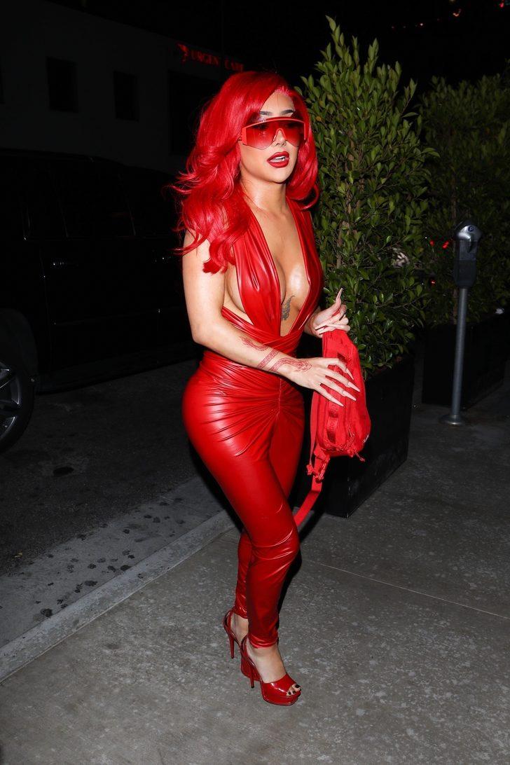 Nikita Dragun geceyi kırmızıya boyadı!  G4