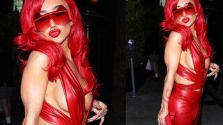 Nikita Dragun geceyi kırmızıya boyadı! 