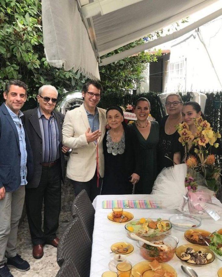 Sevinç Erbulak ile Volkan Cengen nişanlandı! İşte ikilinin düğün tarihi G4