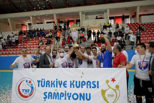 Beşiktaş Aygaz-İzmir Büyükşehir Belediyespor