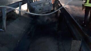 Manisa'da kanala düşen hafif ticari araç yandı