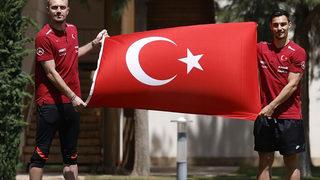 Mert Günok ve Kaan Ayhan EURO 2020'de başarıdan emin