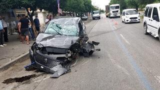 Oyuncu İlker Aksum'un otomobili takla attı