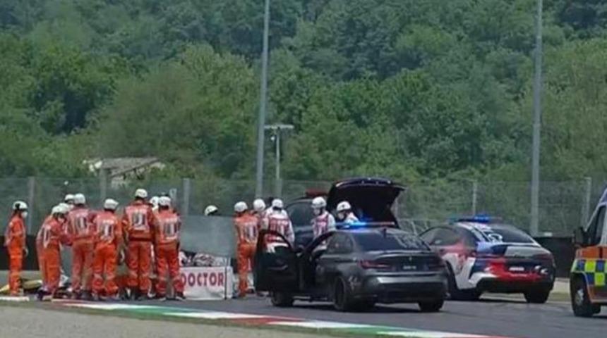 İtalya Grand Prix'sinde kan donduran kaza! Yere düşen pilotu ezip geçtiler