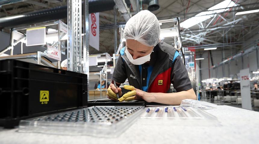 TCL, Türkiye'de üretime başladı! Bakan Varank'tan global markalara çağrı