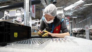 TCL, Türkiye'de üretime başladı! Bakan Varank'tan global markalara çağrı