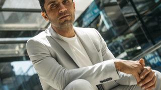 Yaşar İpek: Öyle güzel ezan okunuyor ki gel de kılma