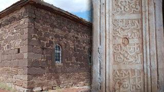 Tam 300 yıllık! Cami restorasyonu sırasında kitabe ortaya çıktı