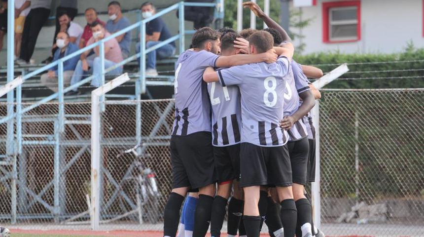  Balıkesirspor zirve yarışından kopmadı