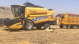 Siirt’te feci ölüm: Tamir etmek istediği biçerdövere sıkışarak hayatını kaybetti