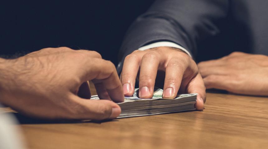 Rüşvet soruşturmasında Mali Suçlarla Mücadele Şube Müdürü'nün görev yeri değiştirildi