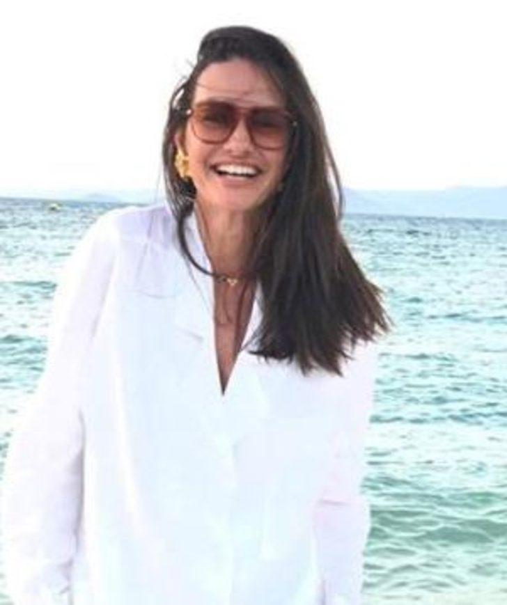 Sosyetik güzel Yasemin Özilhan fit vücudu ve bikinili halleriyle dudak ısırttı! G2