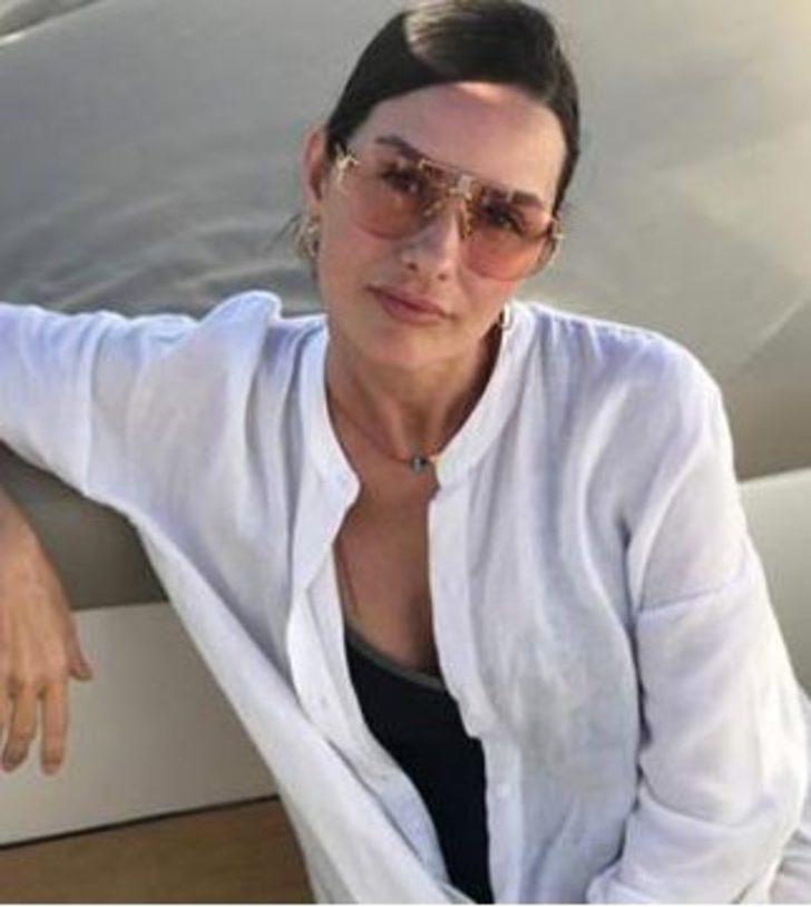 Sosyetik güzel Yasemin Özilhan fit vücudu ve bikinili halleriyle dudak ısırttı! G3