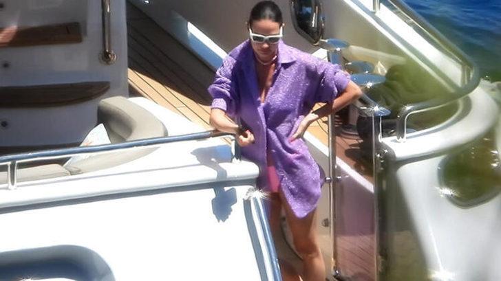 Sosyetik güzel Yasemin Özilhan fit vücudu ve bikinili halleriyle dudak ısırttı! G4