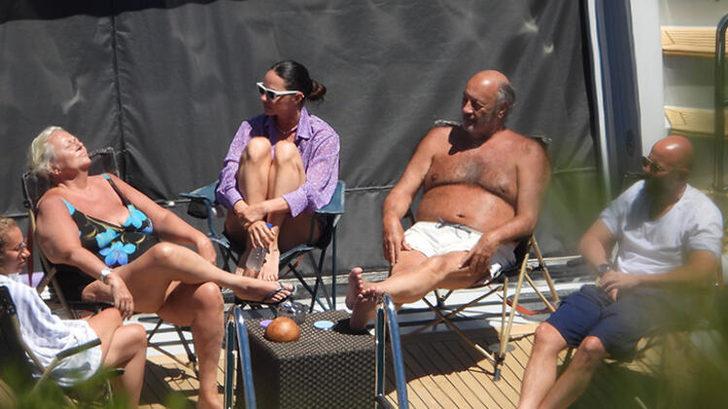 Sosyetik güzel Yasemin Özilhan fit vücudu ve bikinili halleriyle dudak ısırttı! G5