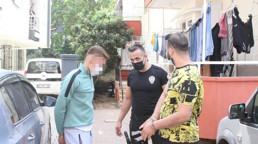 İkinci 'teşkilat' vakası! Polisten telefonunu isteyip ‘amirimi, dayımı arayacağım’ dedi