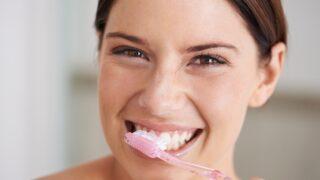Doğru diş fırçalama tekniği nedir? Diş fırçalamak ne işe yarar?