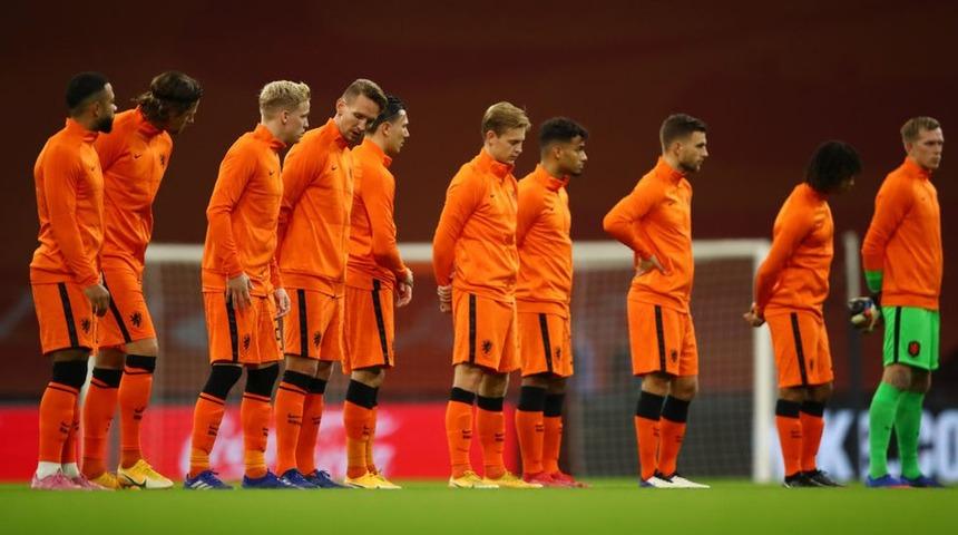 Covid aşısı: Hollanda'da Milli Takım'ın 6 futbolcusunun aşı olmayı reddetmesi tartışma yarattı