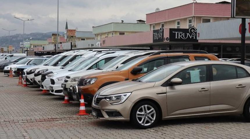 İkinci el araba piyasasının gözü normalleşme kararında! Yaprak kımıldamıyor